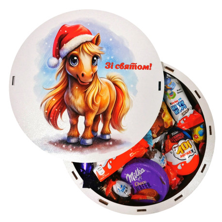 Подарунок №43/6 Milkа & Kinder “Подарунок для чемпіона" 845г (21х21х9 см, у дерев'яній коробці)