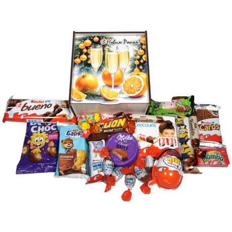 Подарунок №46/11 Kinder “Ласунчик” 450г (15х15х7 см, у дерев'яній коробці)